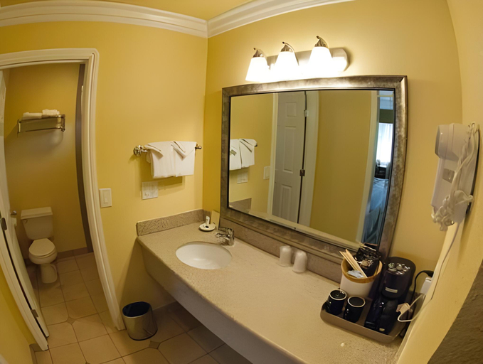 Bathroom 3, Deer Haven Inn, Monterey