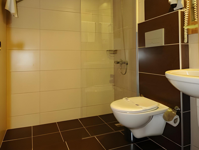 Bathroom 4, Hotel Antroyal, Antalya