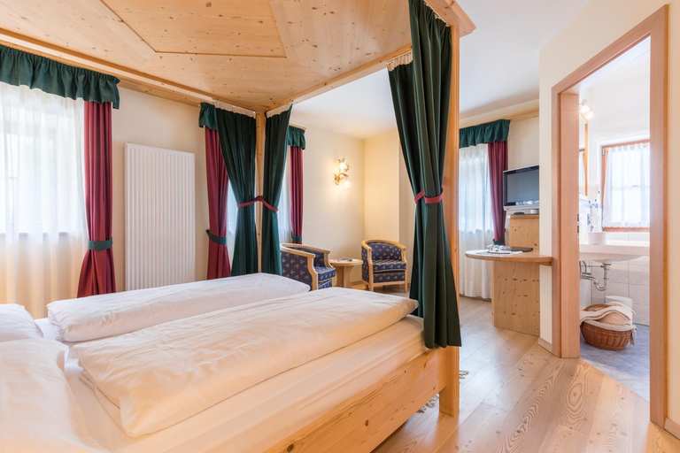 Bedroom, Gasthof Gasserhof, Bolzano