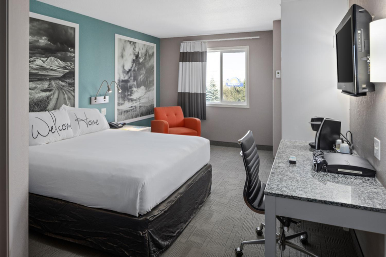 Bedroom 2, PRAIRIE CREST MEDICINE HAT by IHG, Division No. 1