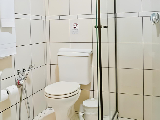 Bathroom 4, Coral Trade prox a PUCRS e UFRGS, Porto Alegre