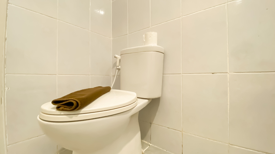 Bathroom 5, Big 1BR Apartment Tokyo Riverside PIK 2 By Travelio, Tangerang
