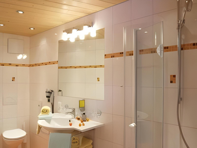 Bathroom 3, Gastehaus am Graben, Reutte