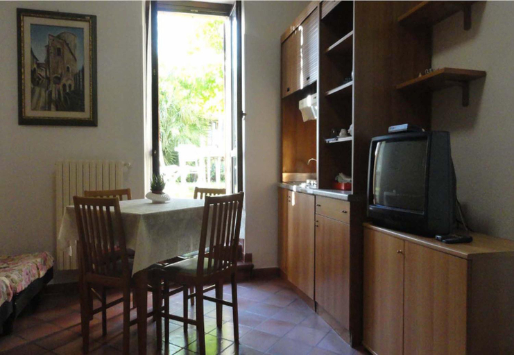 Dining Room 4