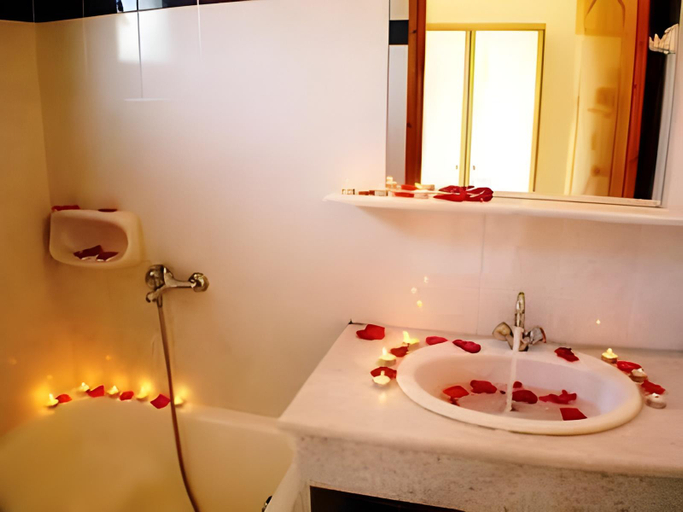 Bathroom 5, Zante Plaza Hotel & Apartments, Ionian Islands