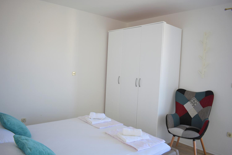 Others 5, Apartments Janja, Murter