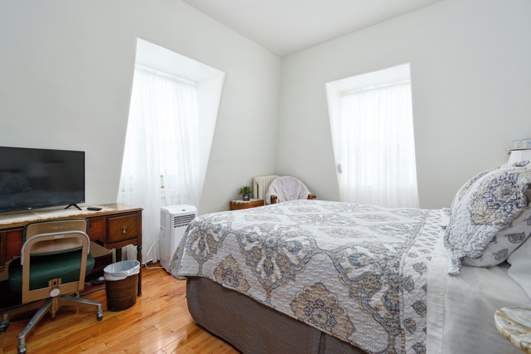 Bedroom 4, Royal Hotel Sydney, Cape Breton