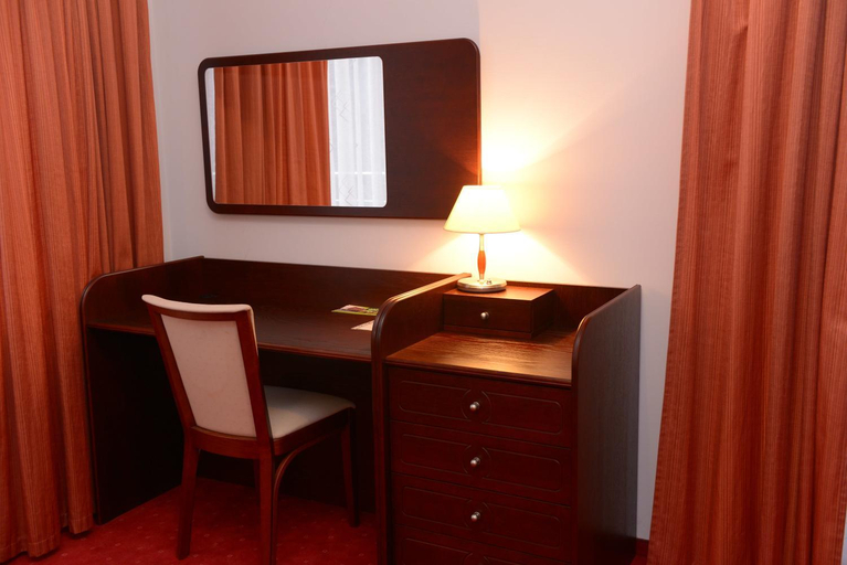 Others 5, Hotel Pod Debami, Biała Podlaska