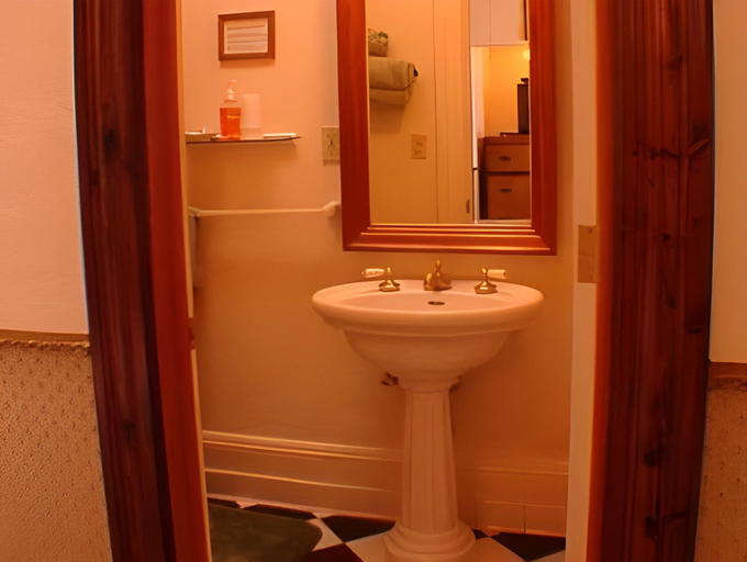 Bathroom 3, Red Garter Inn, Coconino