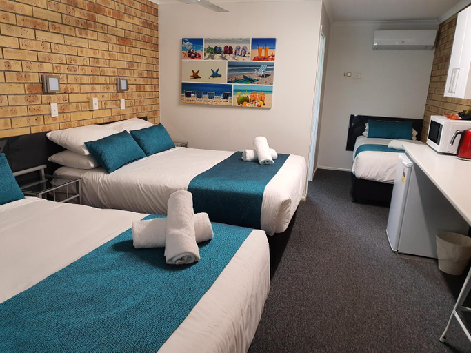 Bedroom 3, Beerwah Motor Lodge, Caloundra - Rail Corridor