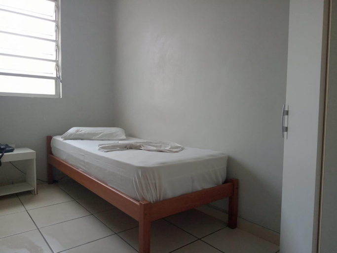 Bedroom 2, Ok Inn Hotel Express, Tubarão