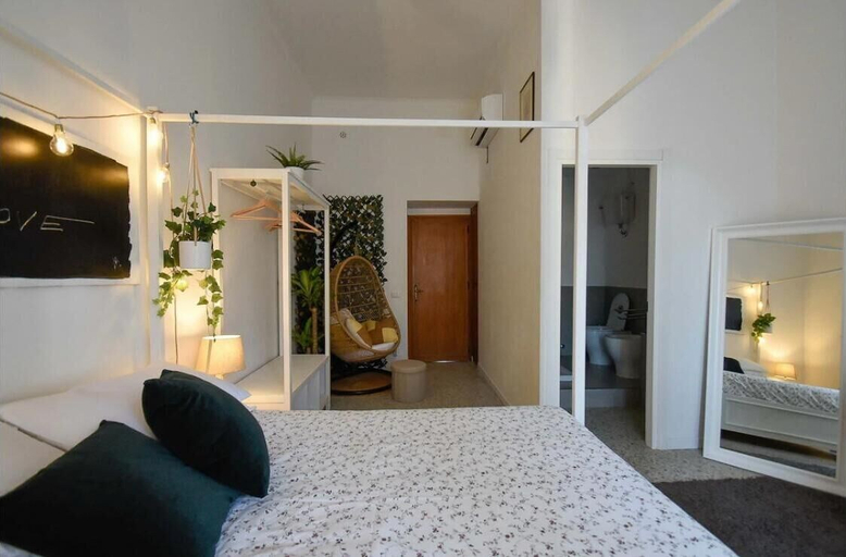 Bedroom 3, Central Rooms - Vatican, Roma