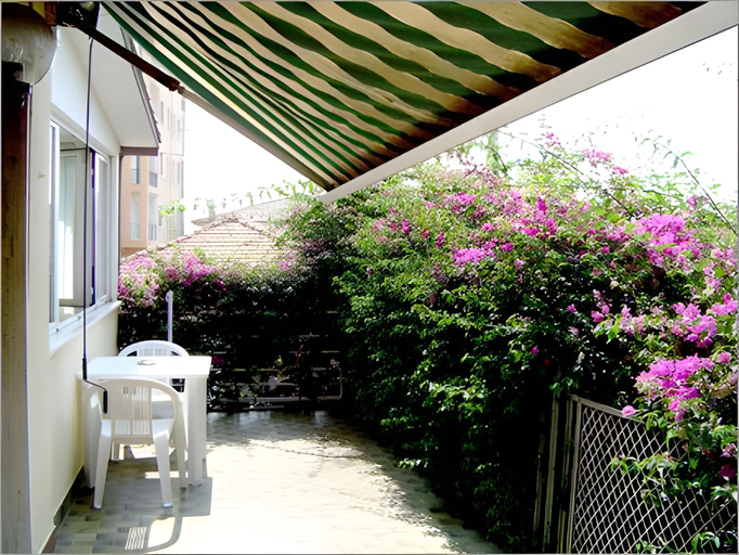 Exterior & Views 24