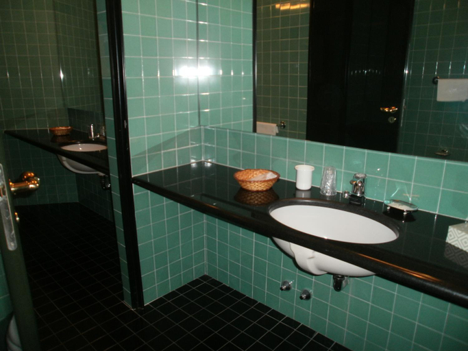 Bathroom 1