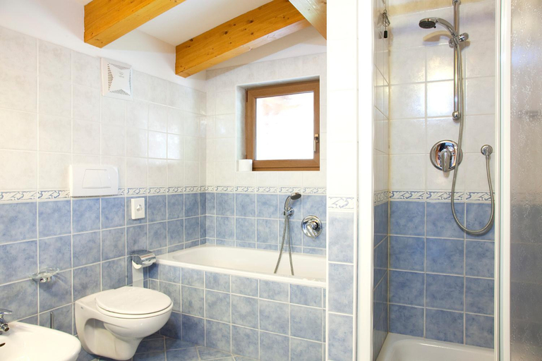 Bathroom, Hotel Jolanda, Trento
