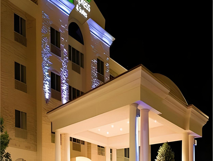 Exterior & Views 5, Holiday Inn Express & Suites BORGER by IHG, Hutchinson