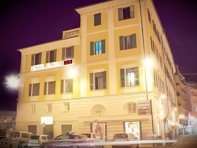 Exterior 2