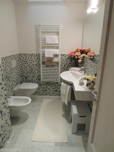 Bathroom, Casa Panvinio, Verona