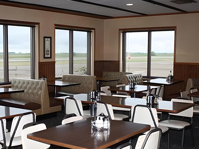 Food & Drinks 5, Sunlac Inn Lakota, Nelson