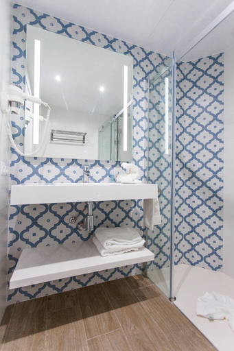 Bathroom 4, Apartamentos Ses Roquetes, Baleares