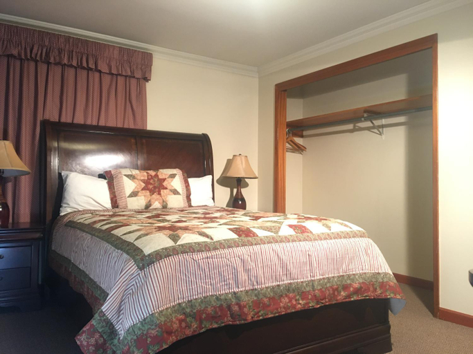 Others 5, Acorn Motor Inn, Island