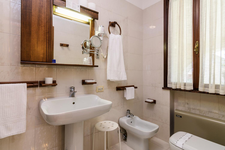 Bathroom 3, Hotel San Marco, Treviso
