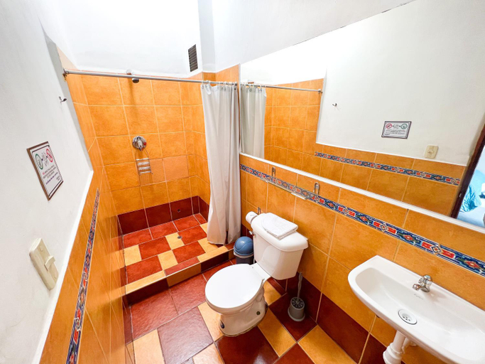 Bathroom 4, Hostal Teatro Inka, Cusco
