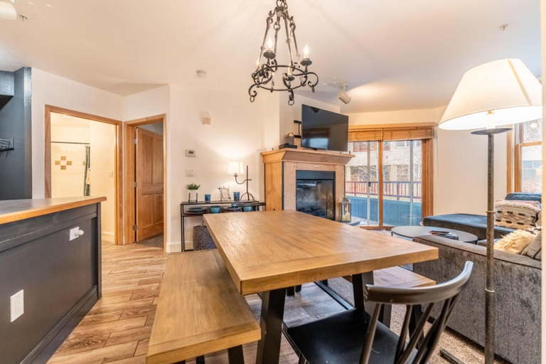 Dining Room 7