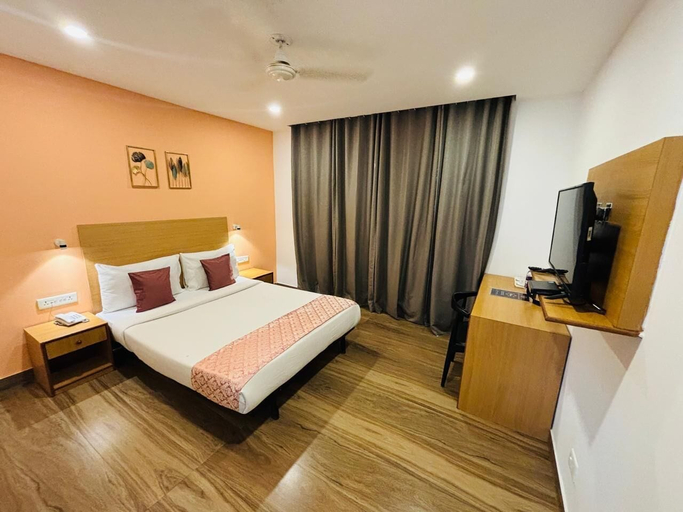 Bedroom 2, HOTEL THE GOLDEN SANDS, North Goa