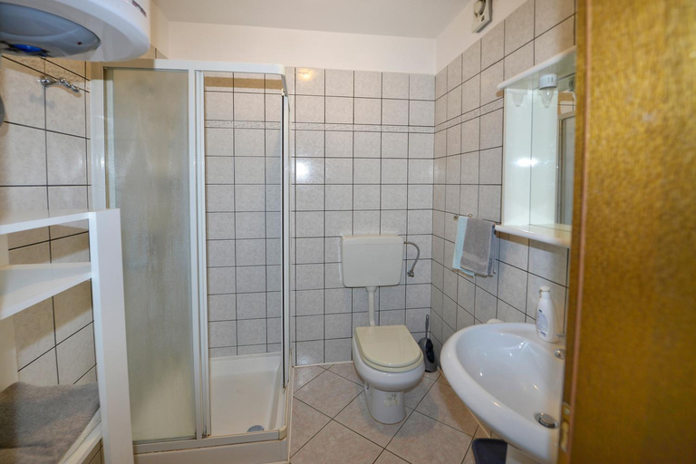 Bathroom 2, Apartment MIP, Poreč