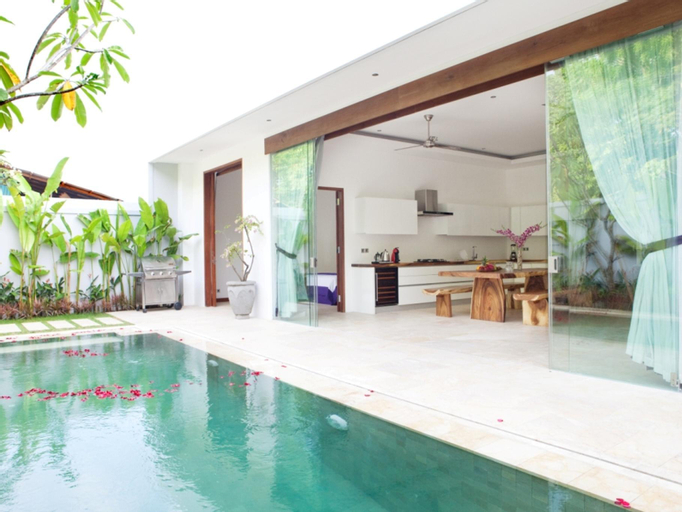 Swimming Pool 25