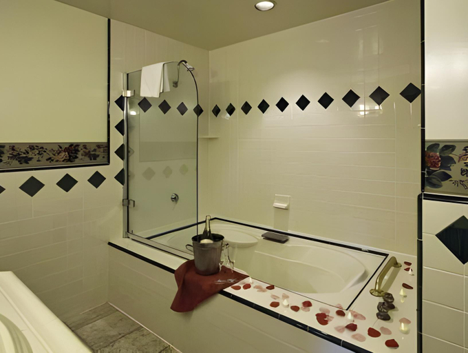 Bathroom 3, Centrella Hotel, a Kirkwood Collection Hotel, Monterey