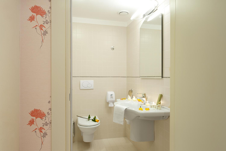 Bathroom 4, Dragonara, Chieti