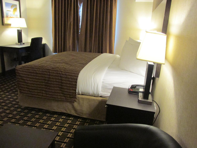 Bedroom 2, Sigma Inn & Suites, Division No. 5