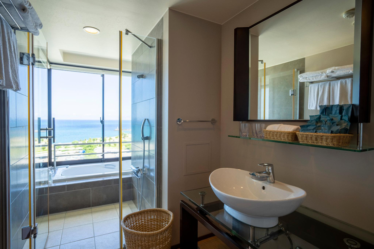 Bathroom 28