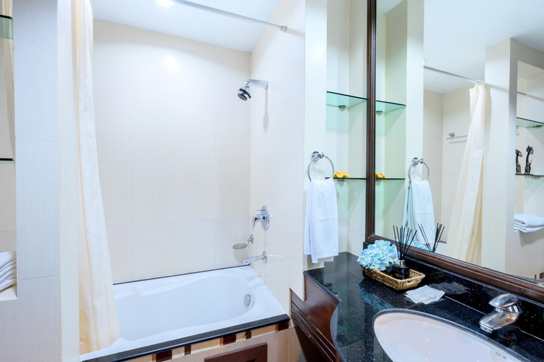 Bathroom 5, Lecasa Bangsaen Hotel, Muang Chon Buri
