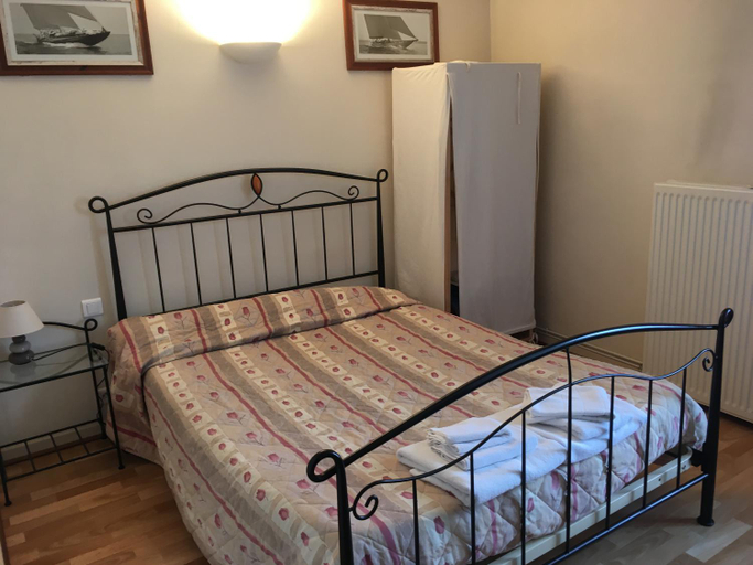 Bedroom 1, Au Bon Laboureur, Seine-et-Marne