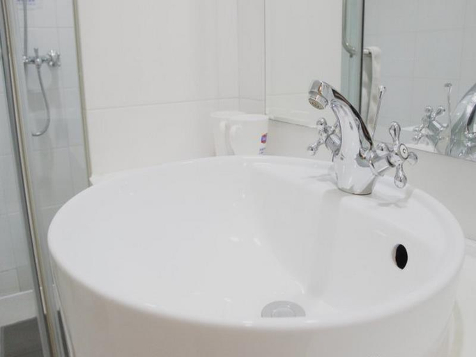 Bathroom, HanTing Hotel (Beijing Shangdi), Beijing