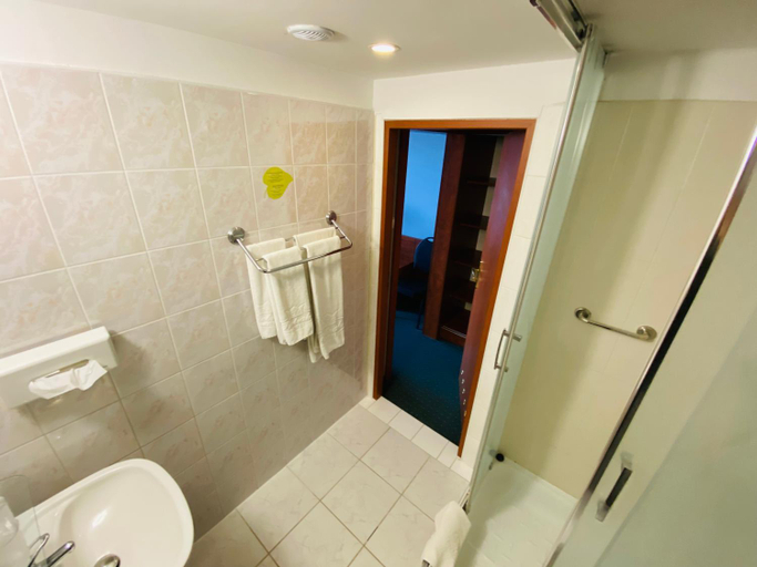 Bathroom 4, Hotel Pietrak, Gniezno