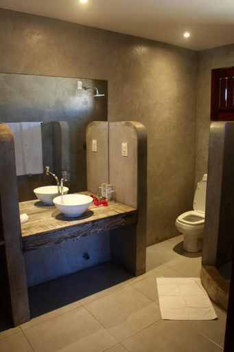 Bathroom 4