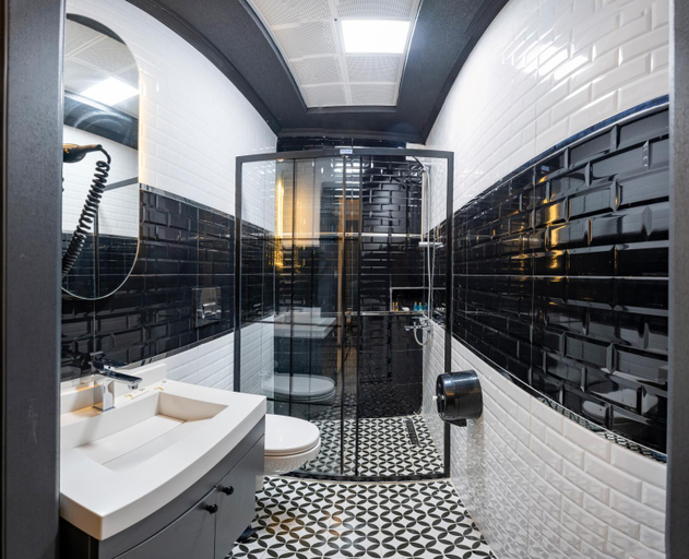Bathroom 3, Paradise Airport Hotel, Bakırköy