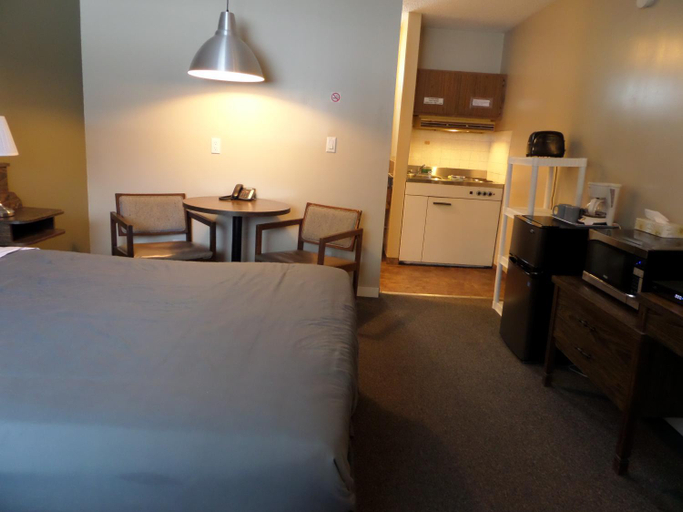 Others 3, Ray Lyn Motel, Kootenay Boundary