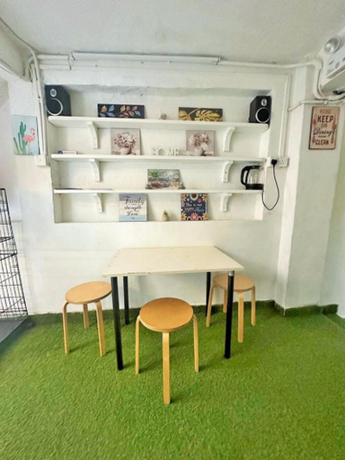 Others 5, Jonker Vibe Inn, Malacca City