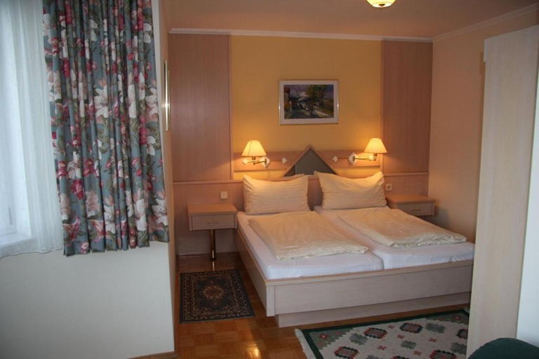 Bedroom 12