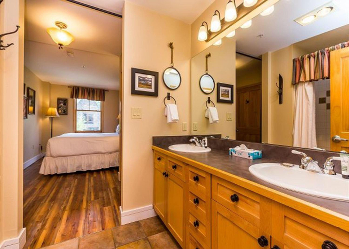 Bathroom 7