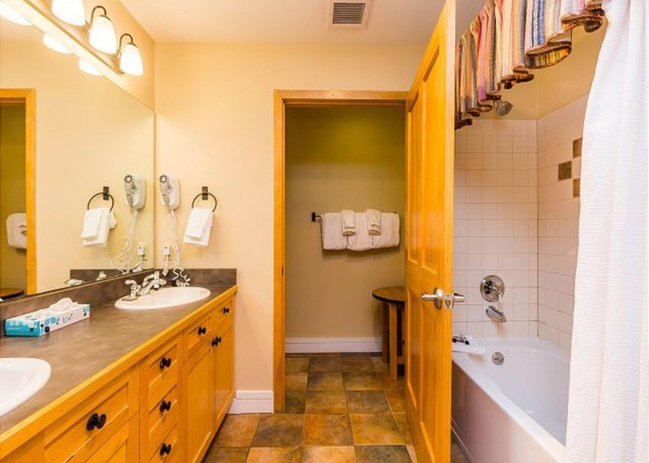 Bathroom 17