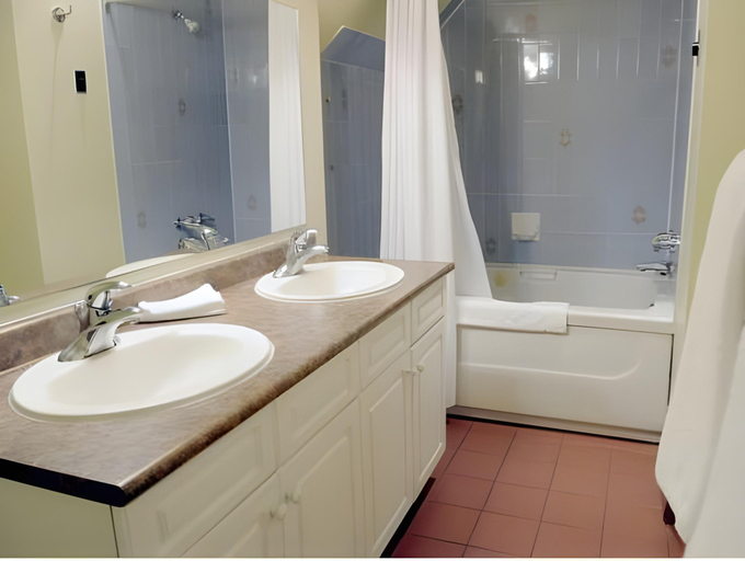Bathroom 4, Rocky Crest Golf Resort, Parry Sound