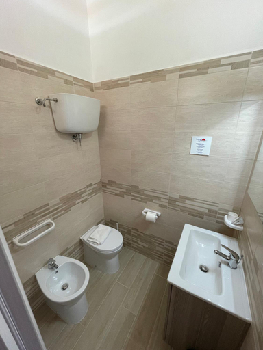 Bathroom 4, Villaggio Calispera, Vibo Valentia