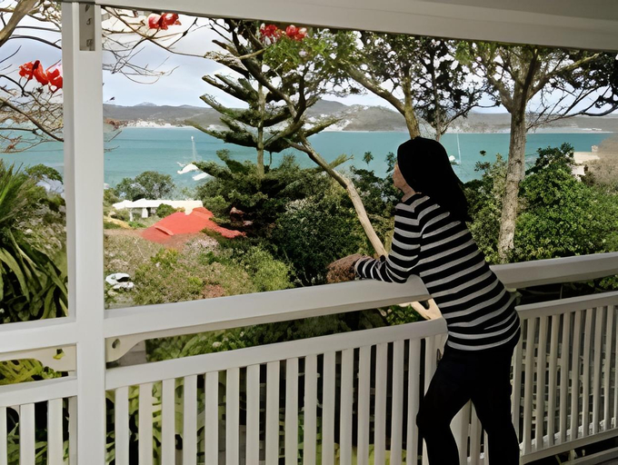 Others 5, Villa Russell, Far North