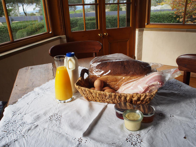 Food & Drinks, Blackwood Park Cottages, Meander Valley